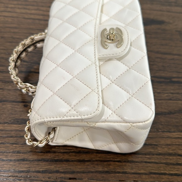 Selling a RARE Chanel Mini Rectangle Crystal Handle in WHITE LAMBSKIN - Picture 10 of 16